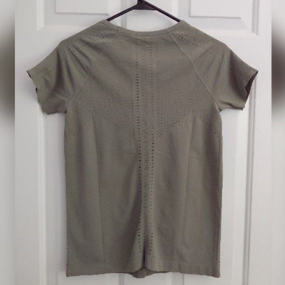 Athleta Foothill Seamless Tee Size Small Olive Green - Picture 2 of 8
